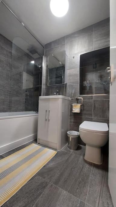 Central Apartment, Kings Cross 6 Mins Walk Londra Exterior foto
